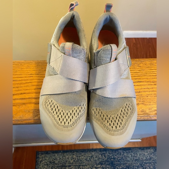 Tiem Cycling Shoes with clips - Picture 2 of 4